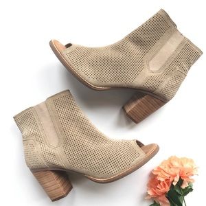 TOMS Tan Suede Peep Toe Perforated Laser Cut Heeled Bootie 10